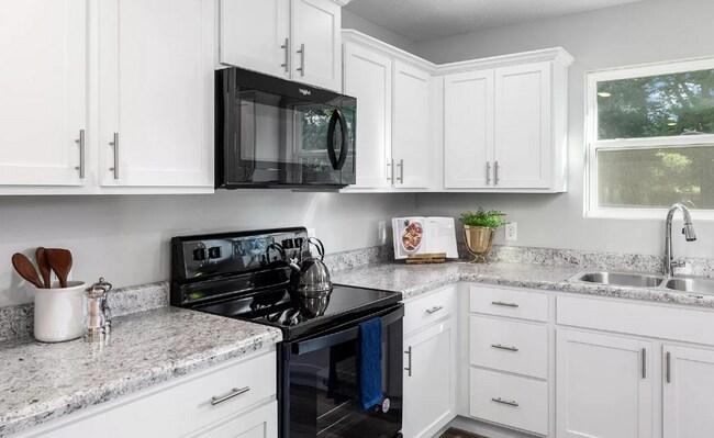 Building Photo - Newer Build- 3 Bedroom Home in Monett