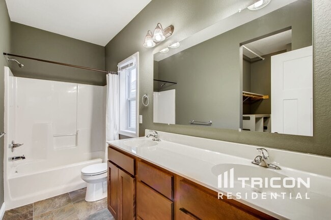 Building Photo - 12386 69th Ln NE