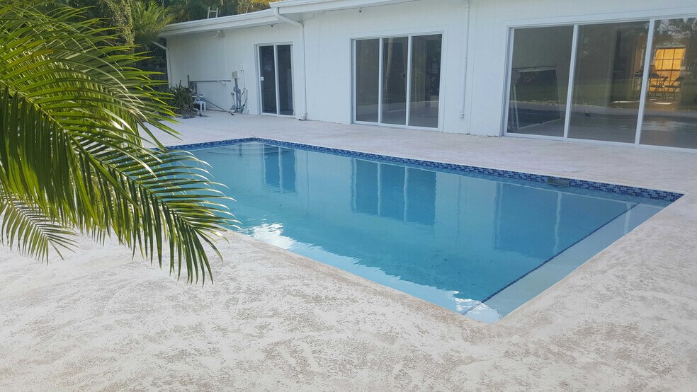 Building Photo - 11455 SW 82nd Ave