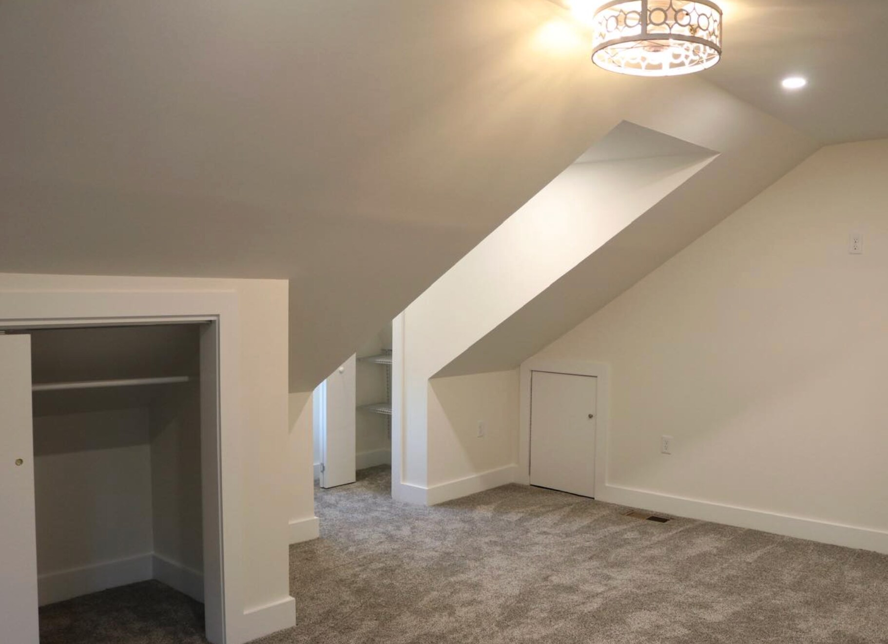 Building Photo - 108 W Market St