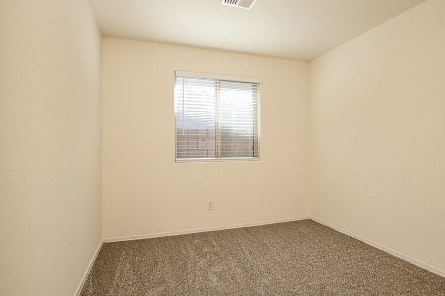 Building Photo - 25832 W Samantha Way
