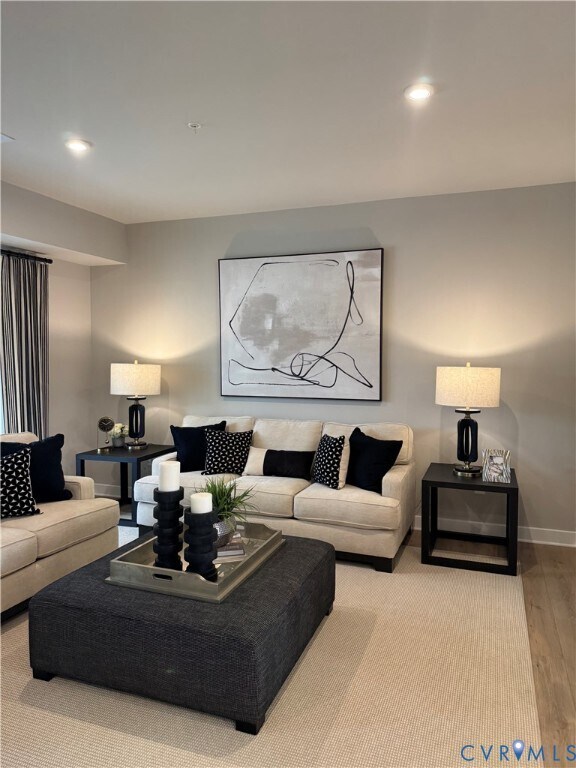 Building Photo - 8001 Lake Laurel Ln