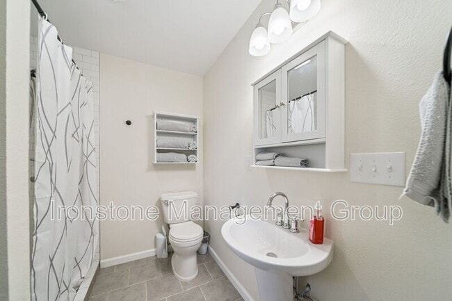 Building Photo - 9345 N 145th Ct E