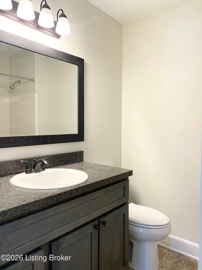 Building Photo - 921 Fenley Ave