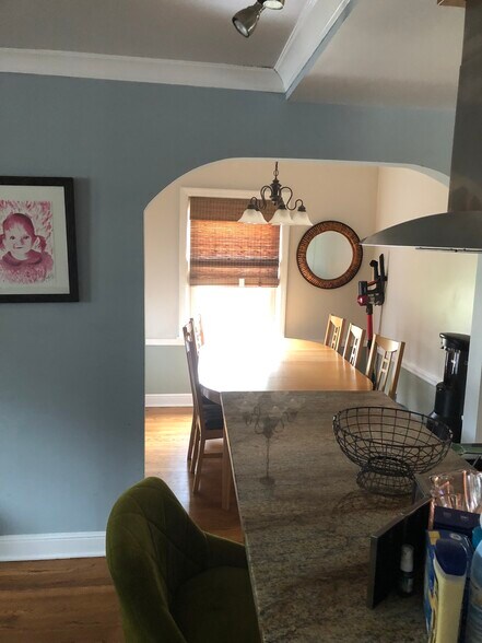 Dining area - 1571 Whitcomb Ave
