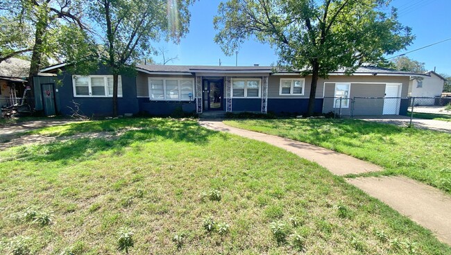 Primary Photo - 4 bed near Texas Tech University and Lubbo...