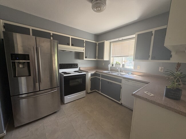 Building Photo - 3617 Parsifal St NE