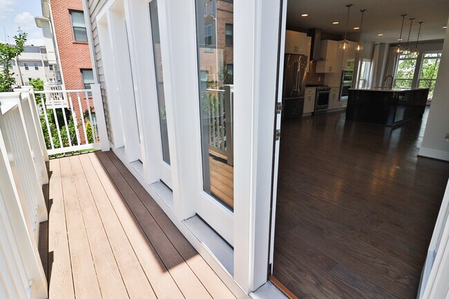 Building Photo - 1424 Piccard Dr