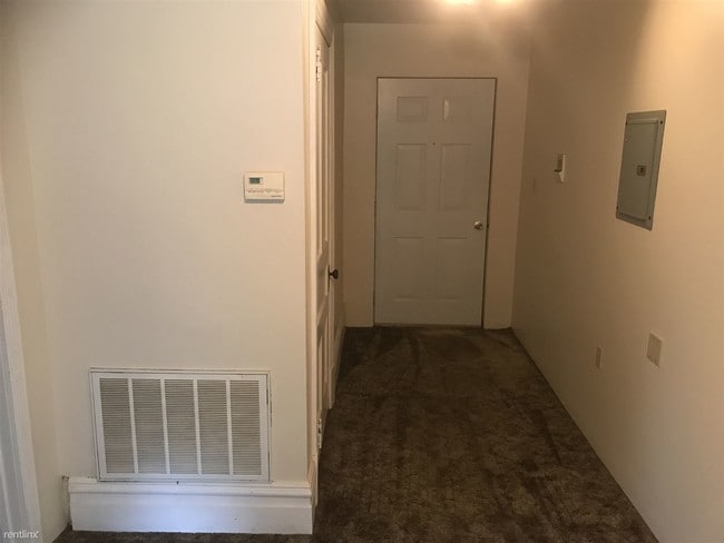 Building Photo - 2 br, 1 bath Apartment - 25 Main St B-2