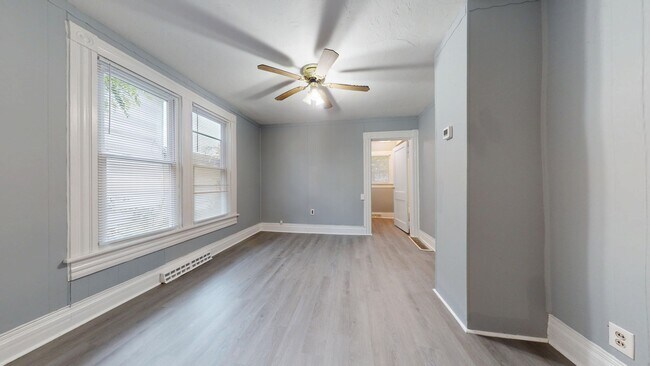 Building Photo - 2 bedroom in Shelby School District!