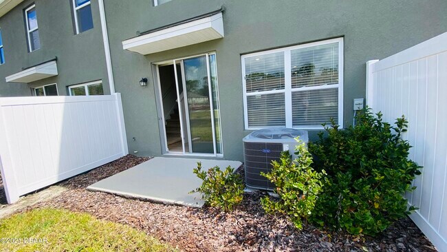 Building Photo - 8 Bella Oaks Dr