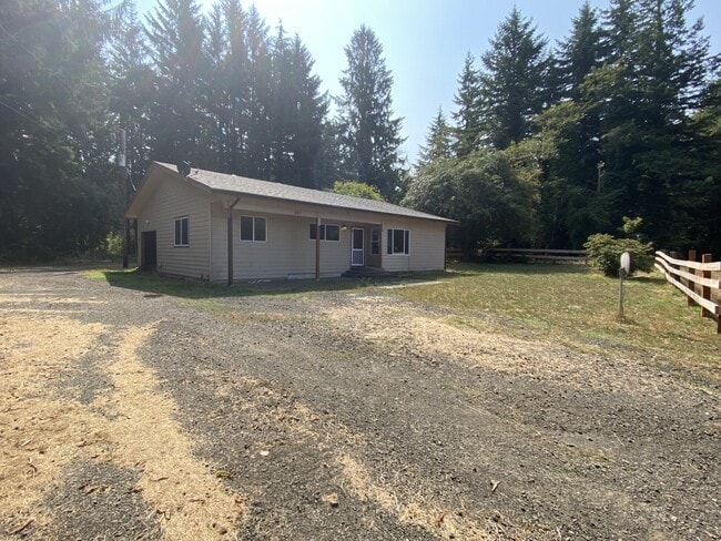 Primary Photo - 167 E Castle Rd