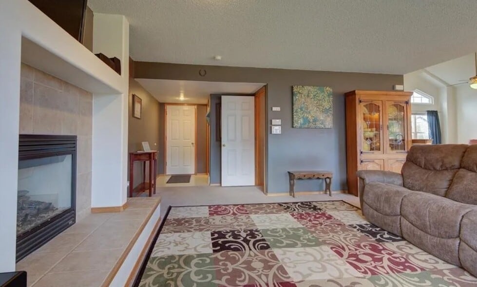 Building Photo - 6151 Oakwood Blvd