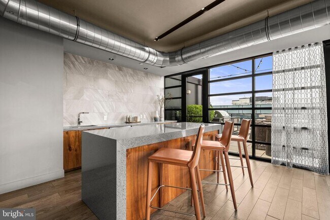 Building Photo - 1300 4th St SE