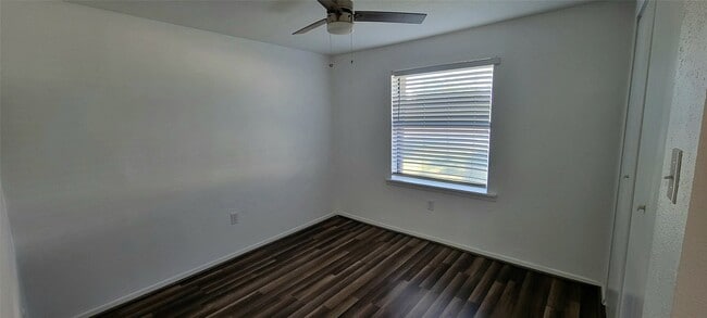 Building Photo - 306 W Hale Ave