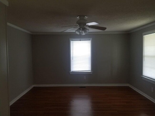 Building Photo - 7686 US-13