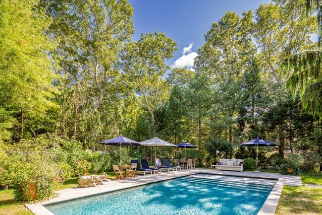 Building Photo - 49 Wooded Oak Ln