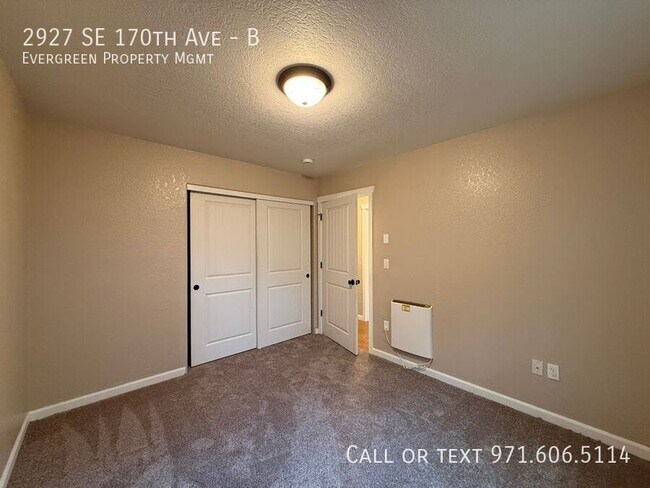 Building Photo - 2927 SE 170th Ave