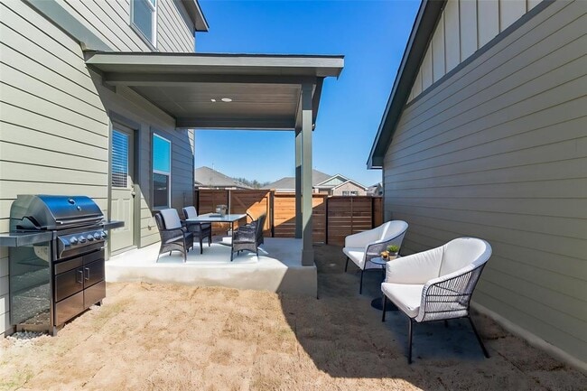 Building Photo - 101 Rioja