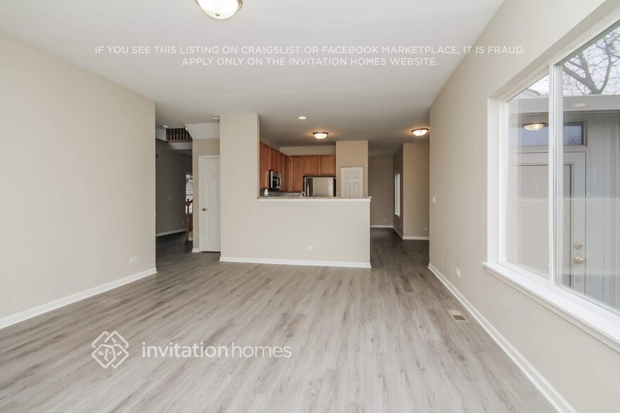 Building Photo - 1941 Royal Ln