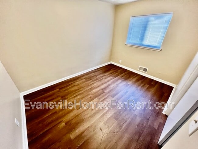 Building Photo - 1202 S Lombard Ave