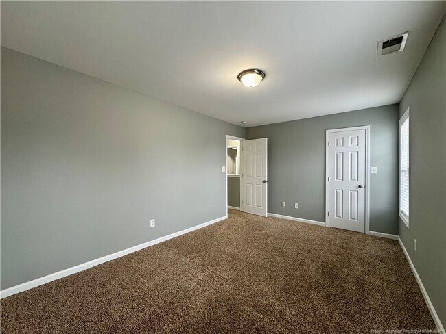 Building Photo - 311 Ranier Dr