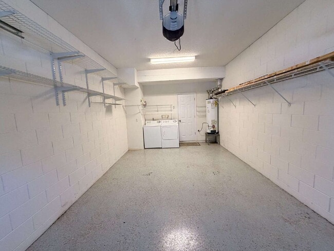 Building Photo - 2 Bedroom Lakeview Winter Haven Home Now Available for Rent!