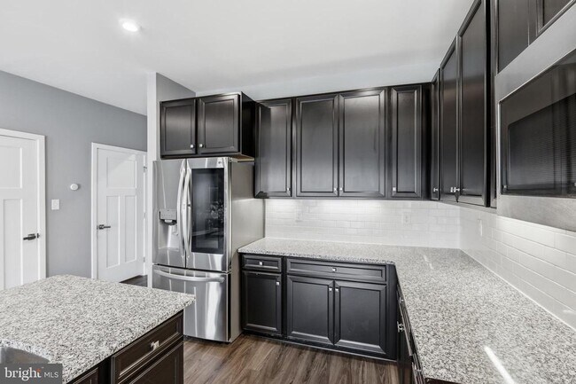 Building Photo - 529 Swansea Dr