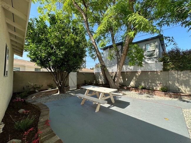 Building Photo - 3917 W Chandler Blvd