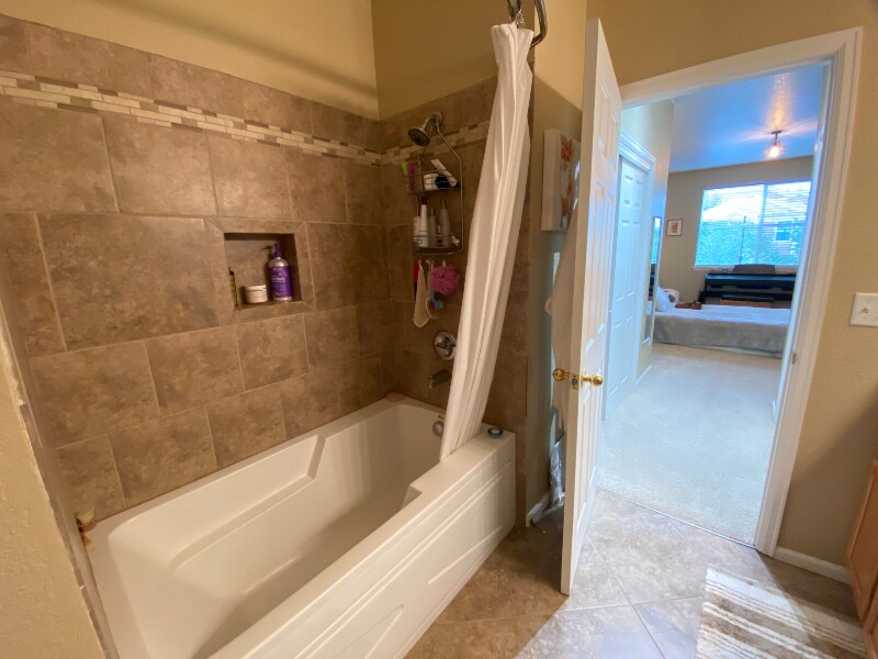 Building Photo - 2059 Grays Peak Dr