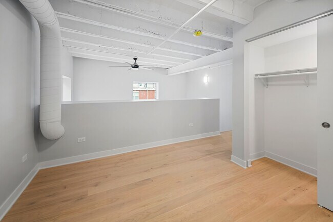 Building Photo - 4637 N Ashland Ave
