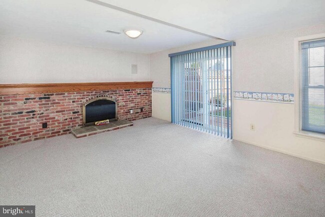 Building Photo - 3141 Ironhorse Dr