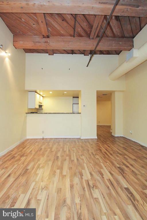 Building Photo - 301 Race St