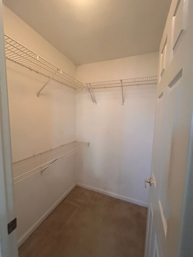 Building Photo - Open and spacious in Lemoore