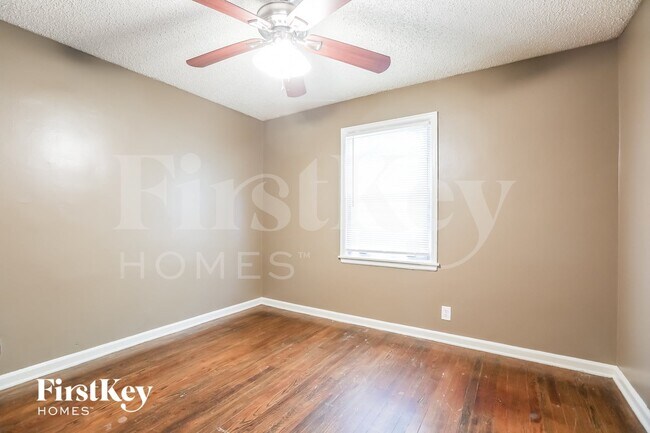 Building Photo - 3419 S Home Ave