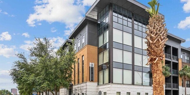 Building Photo - 776 N Orange Ave