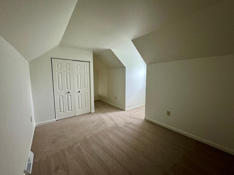 Building Photo - 106 Chukar Ct