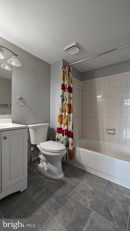 Building Photo - 561 Florida Ave