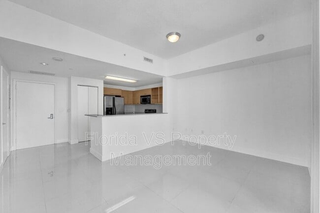 Building Photo - 350 NE 24th St