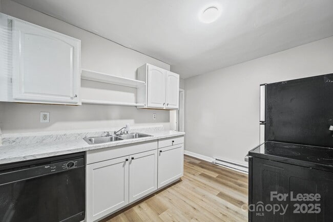 Building Photo - 2621 Druid Hls Wy