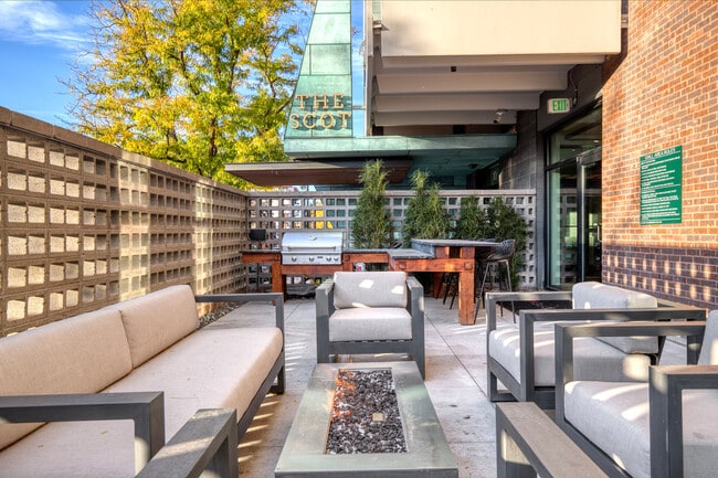 Building Photo - 10 Emerson St