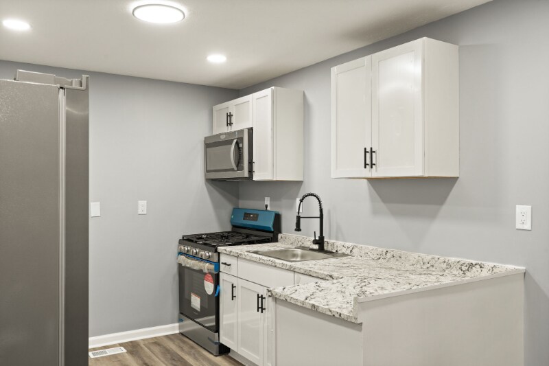 Building Photo - 2222 Duncan St