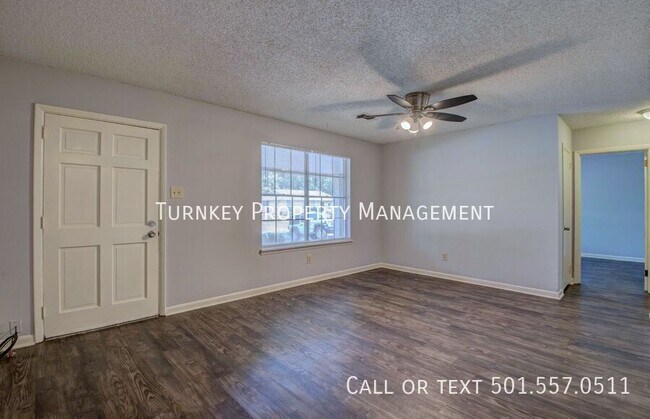 Building Photo - 2 E Laramie Dr