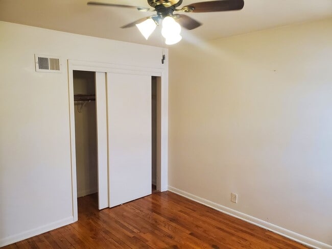 Building Photo - 3 Bedroom Single Family Ranch Home