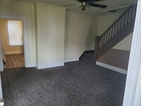 Building Photo - Spacious rental