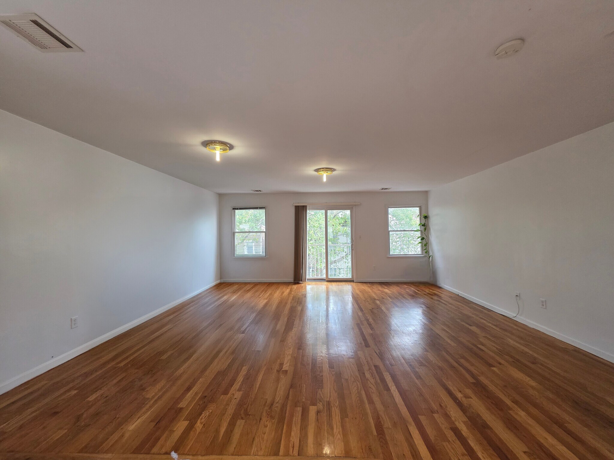 Building Photo - 14 Nevins St