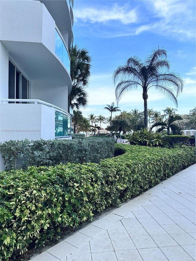 Building Photo - 3001 S Ocean Dr