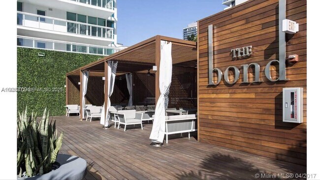 Building Photo - 1080 Brickell Ave