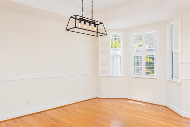 Building Photo - 2876 Bayshore Trails Dr