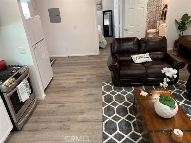 Building Photo - 723 N Quince Ave